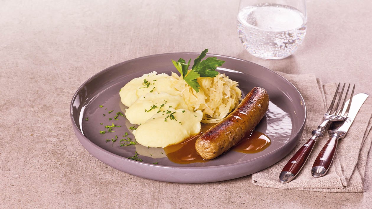 Bratwurst mit Sauerkohl und Kartoffelpüree –  