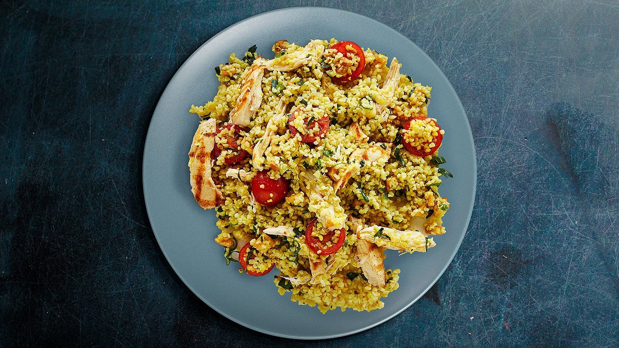 Bulgursalat mit Hähnchen, Kirschtomaten &amp; Frühlingszwiebeln